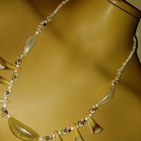 Unique vintage seashell necklace  - Picture 3 of 5
